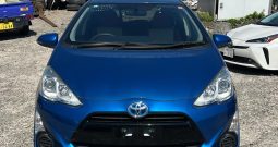 Toyota Aqua Hybrid 2015