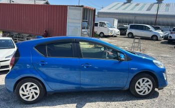 Toyota Aqua Hybrid 2015