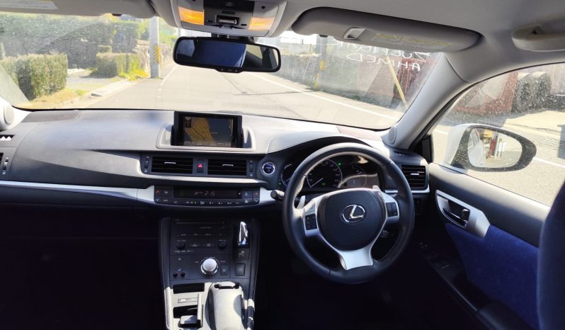 
								Lexus CT200h Hybrid 2012 full									