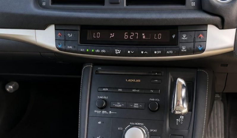 
								Lexus Ct200h Hybrid – 2012 full									