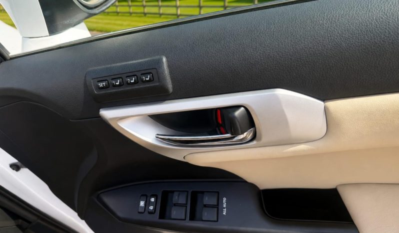 
								Lexus Ct200h Hybrid – 2012 full									